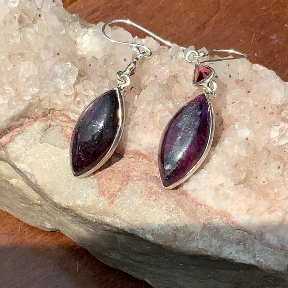 RED FLASH LABRADORITE & GARNET 925 STERLING SILVER EARRINGS